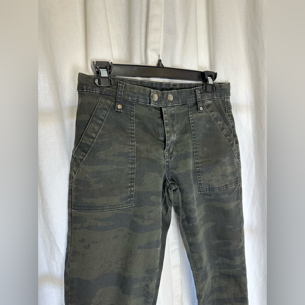 Blank NYC Camo Joggers - size 28